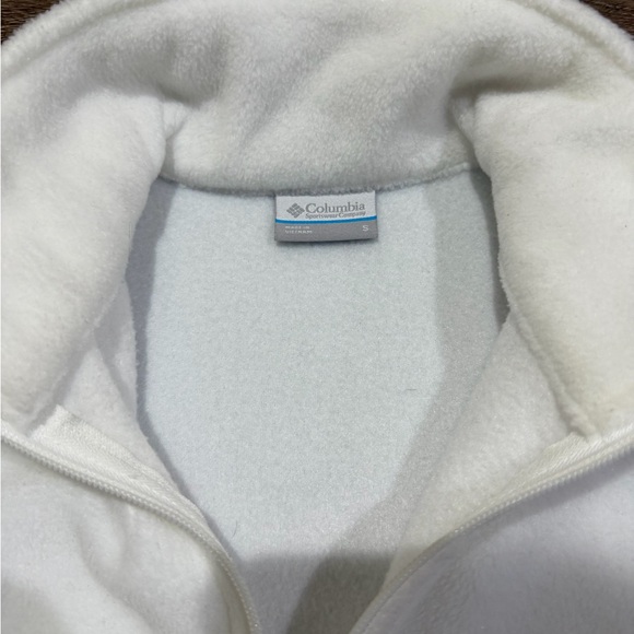 Columbia Women's White Fleece Vest - Picture 4 of 6